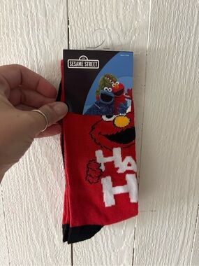 Sesame Street Elmo HA HA Crew Socks Red Black NWT Size 10-13
